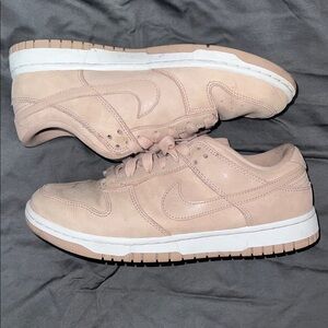 Nike Womens Dunks 8